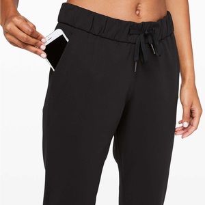 EUC Lululemon On the Fly Pant, Size 6, Black